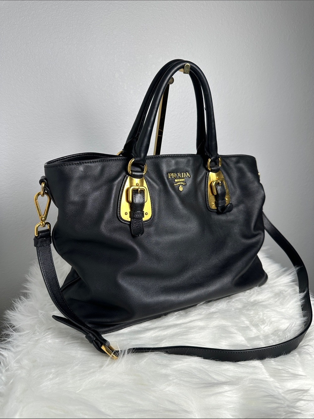💯Authentic Prada Vitello Leather Convertible Tote Bag Black Gold Hardware🍀 - Picture 4 of 12